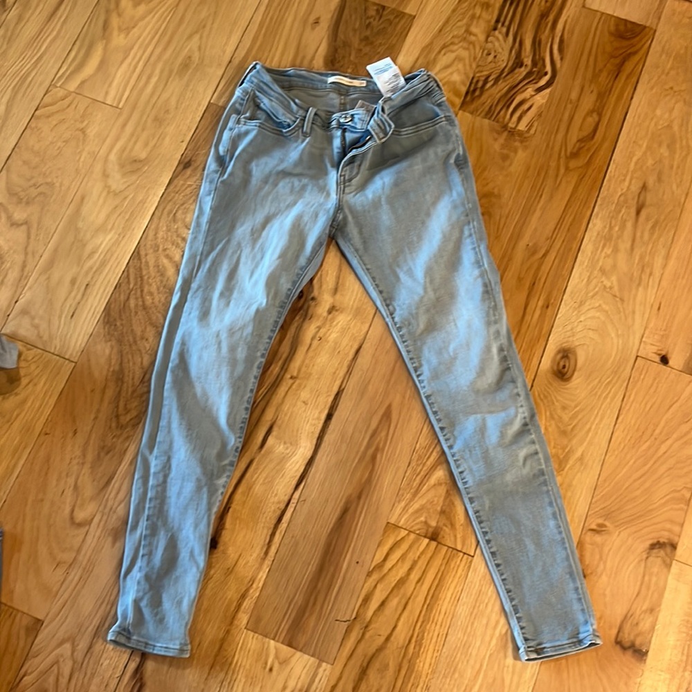 levi’s 710 super skinny jeans. size: 28.